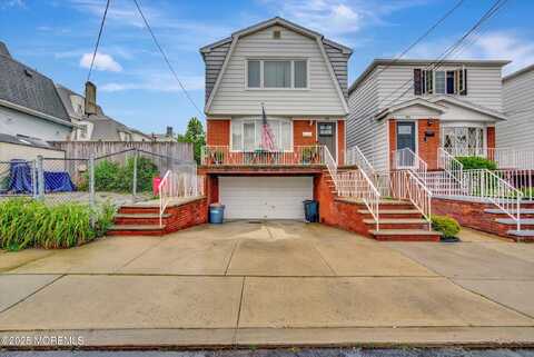 25 Linden Street, Bayonne, NJ 07002