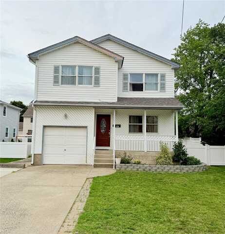 467 Scranton Avenue, Lynbrook, NY 11563