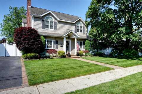 2644 Colonial Avenue, Merrick, NY 11566