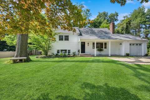 24 Sheffield Lane, Northport, NY 11768