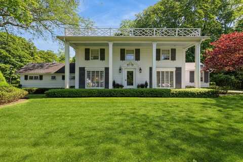 107 S Country Road, East Patchogue, NY 11772