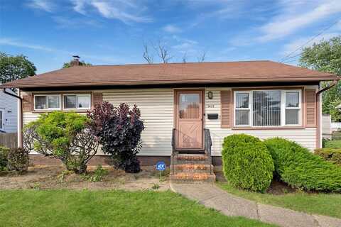 3422 Great Neck Road, Amityville, NY 11701
