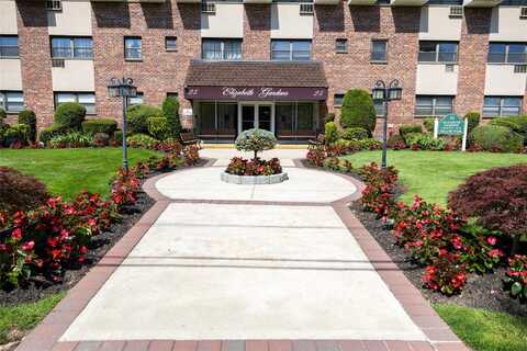 25 Elizabeth Street, Farmingdale, NY 11735