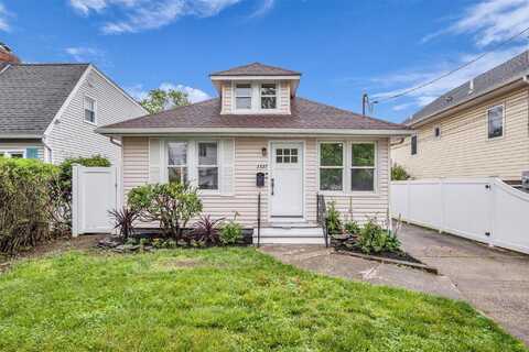 3327 Parkway drive, Baldwin, NY 11510