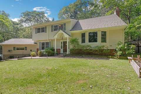 23 Whistler Hill Lane, Elwood, NY 11743