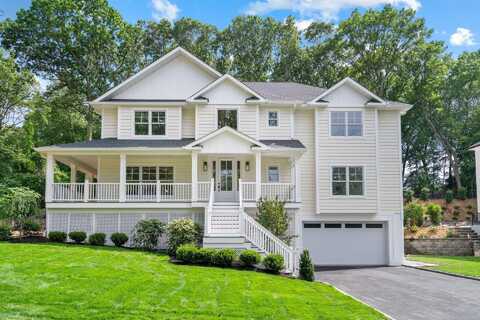 32 Middleville Road, Northport, NY 11768