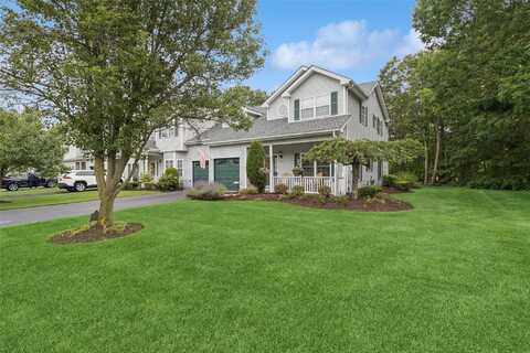 146 Willow Wood Drive, Oakdale, NY 11769