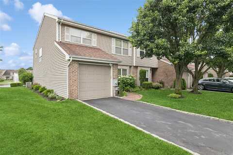 278 Pond View Lane, Smithtown, NY 11787
