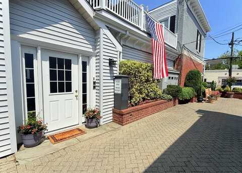 2076 Boston Post Road, Larchmont, NY 10538