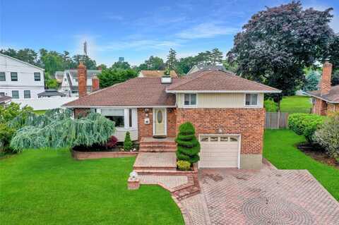90 Stephen Street, Levittown, NY 11756