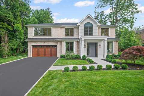 7 Mirrielees Road, Great Neck, NY 11021