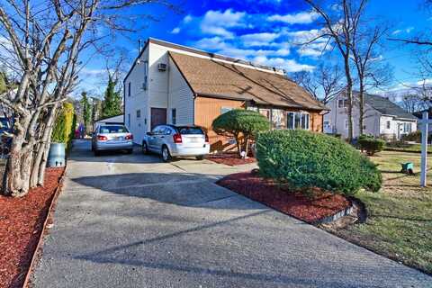 467 Carlls Path Path, Deer Park, NY 11729