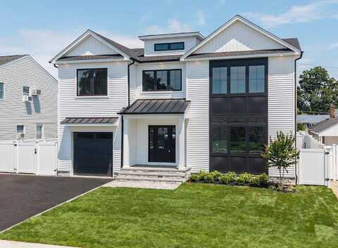 724 Pleasant Avenue, Westbury, NY 11590