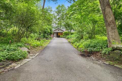 632 State Route 32 N, New Paltz, NY 12561