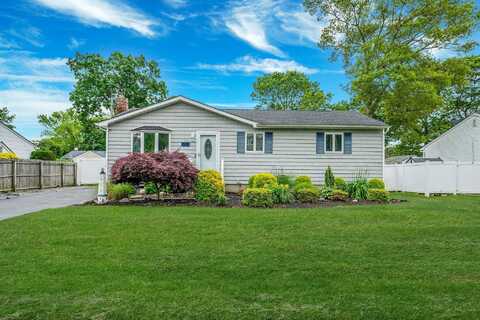 80 Breston Drive E, Shirley, NY 11967