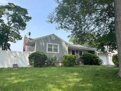 16 Drake Road, Centereach, NY 11720