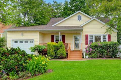 690 Franklin Avenue, Massapequa, NY 11758