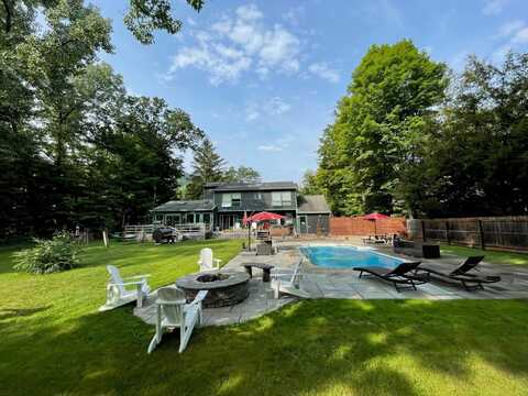 19 Jay Street, Phoenicia, NY 12464