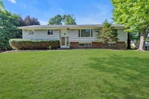 10 Lisa Drive, Northport, NY 11768
