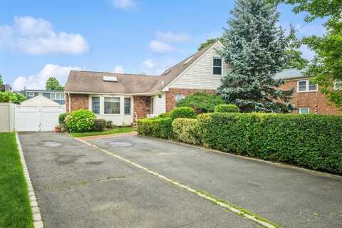 405 Waukena Avenue, Oceanside, NY 11572