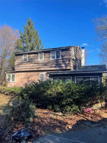6 Nevada Avenue, Medford, NY 11763