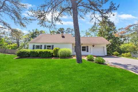30 Redpine Drive, Medford, NY 11763