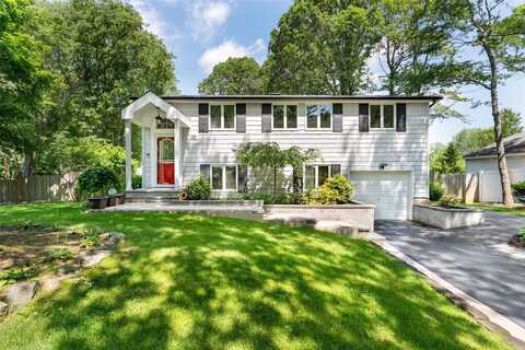 22 Woodchuck Lane, East Setauket, NY 11733
