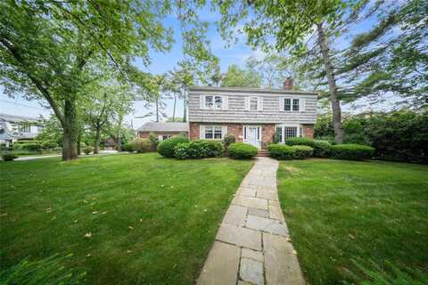 520 Chauncey Lane, Lawrence, NY 11559