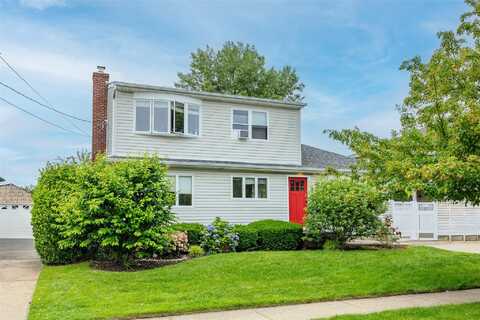2679 W Alder Road, Bellmore, NY 11710