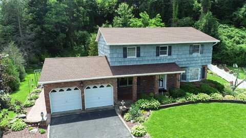 3 New Jersey Court, Dix Hills, NY 11746