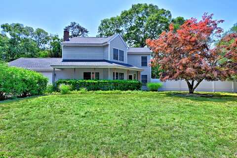 15 King Avenue, Flanders, NY 11901