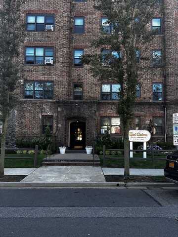 141 Wyckoff Place, Woodmere, NY 11598