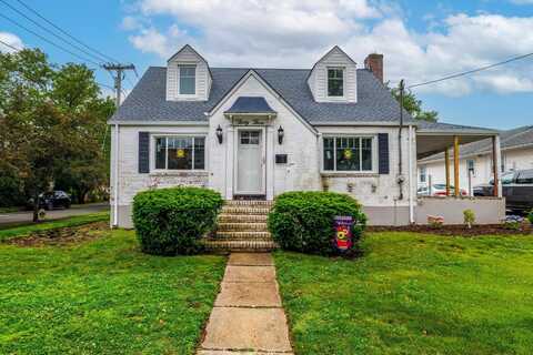 33 Farnum Street, Lynbrook, NY 11563