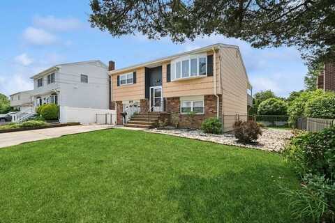 473 S 15th Street, Lindenhurst, NY 11757