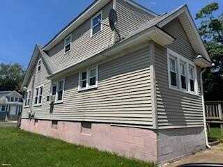 8 Ross Avenue, Bay Shore, NY 11706