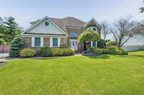92 Caramel Road, Commack, NY 11725