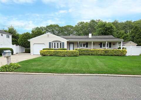 91 Bellwood Avenue, South Setauket, NY 11720