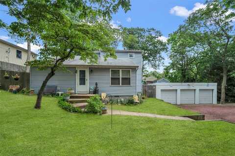 5 Flower Avenue, Holtsville, NY 11742