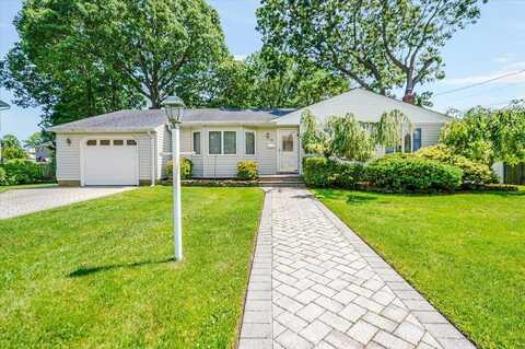 70 Cleveland Street, Bay Shore, NY 11706
