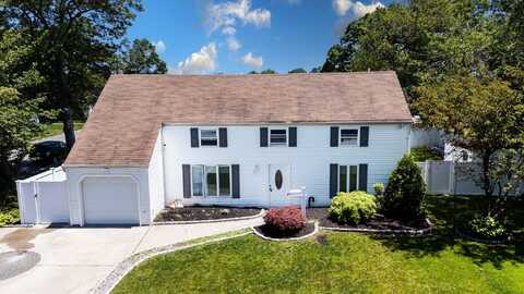 7 Lurcott Lane, Central Islip, NY 11722
