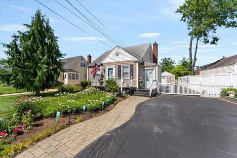 2 Croydon Drive, North Bellmore, NY 11710