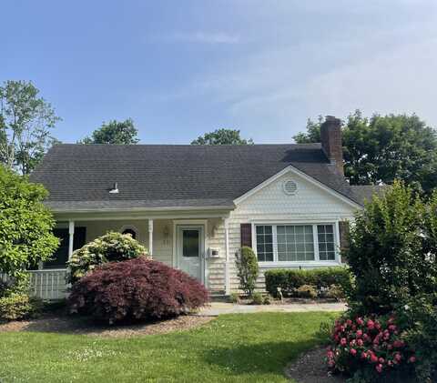 13 The Promenade, Glen Head, NY 11545