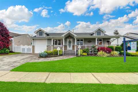 738 Craft Avenue, Franklin Square, NY 11010
