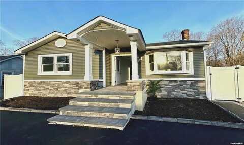 73 S Evergreen Drive, Selden, NY 11784