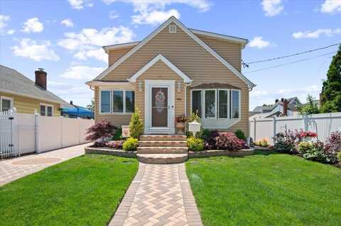 918 Clay Street, Baldwin, NY 11510