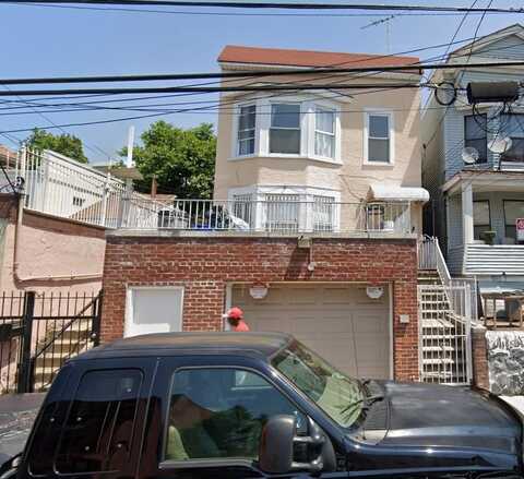 761 E 219th Street, Bronx, NY 10467