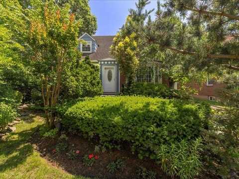 194 Davison Avenue, Lynbrook, NY 11563