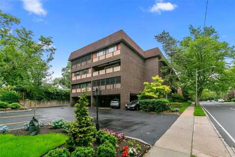 171 S Middle Neck Road, Great Neck, NY 11021