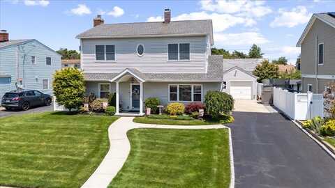 37 Swan Lane, Levittown, NY 11756