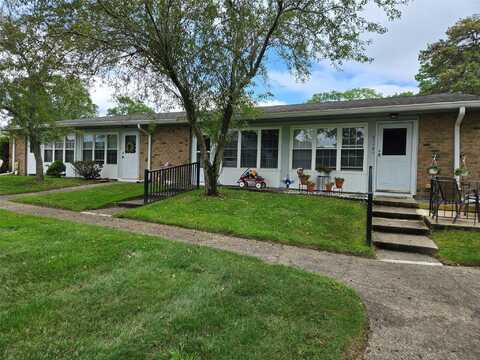 311 Woodbridge Drive, Ridge, NY 11961